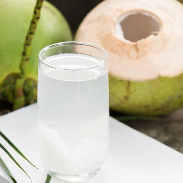 Uống nước dừa có trắng da không? Da sáng dáng đẹp với nước dừa tươi